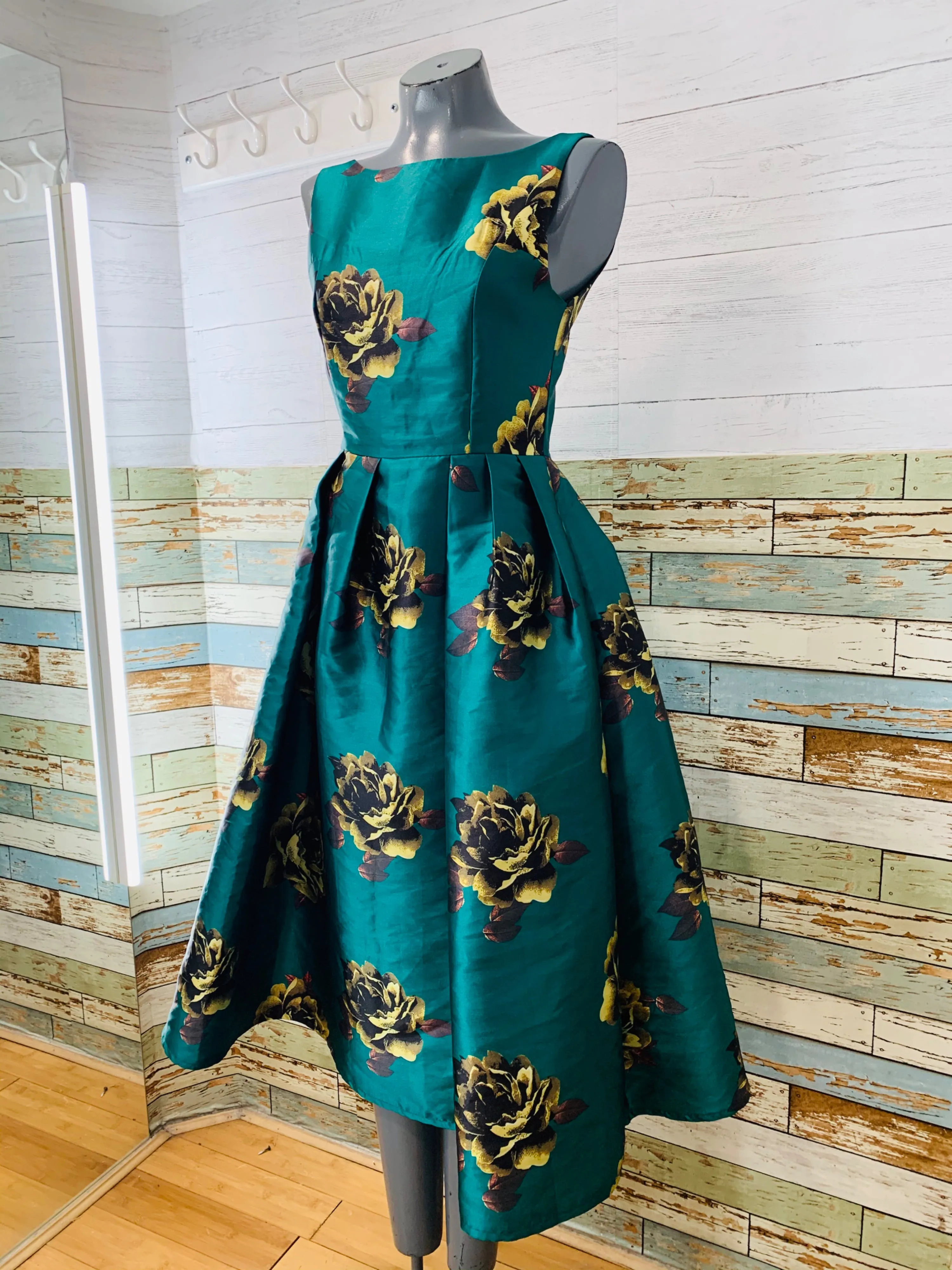 00's Revival Rayon Full Skirted Floral Dress