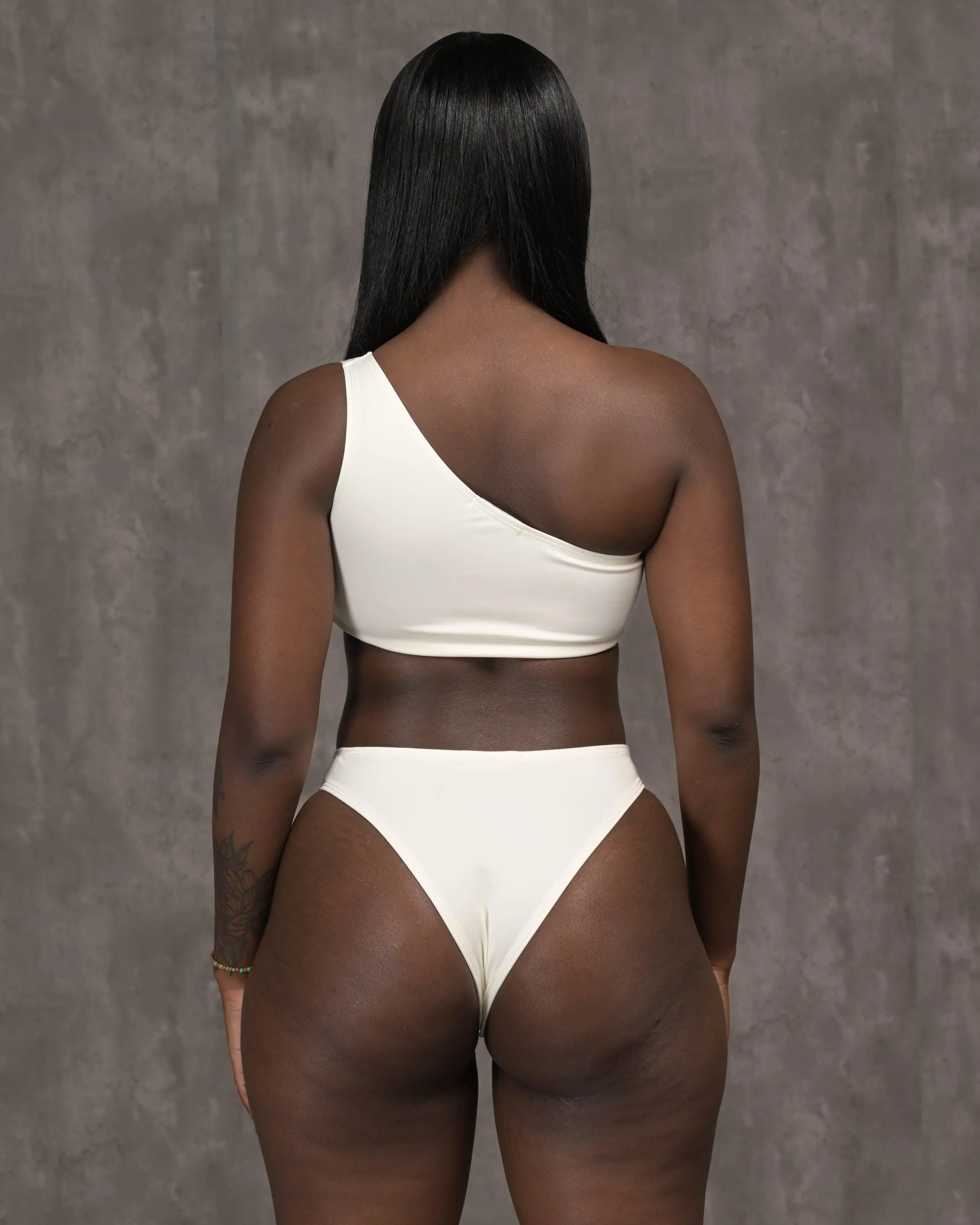 Kourt 2 Piece