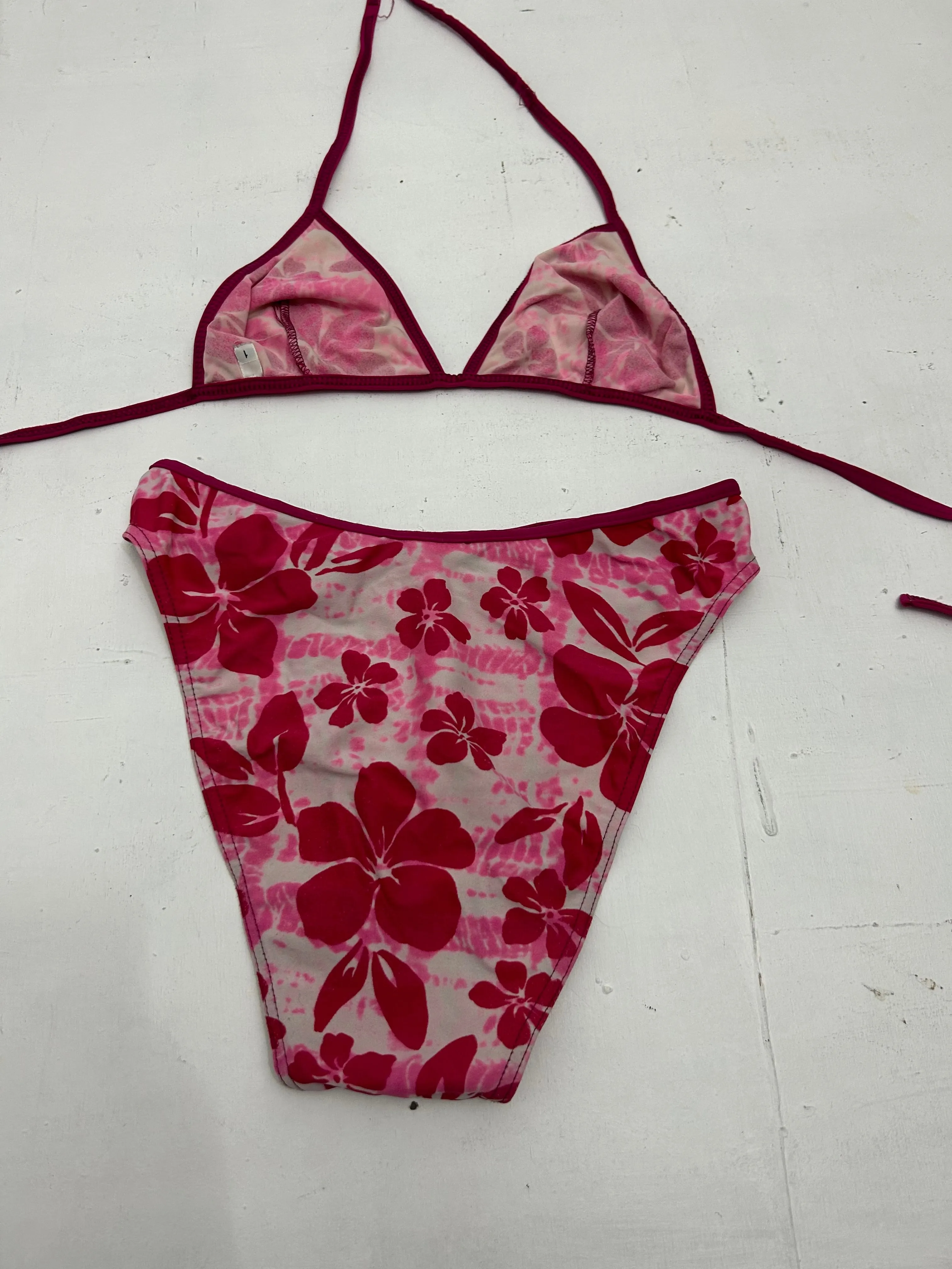 Pink hawaii hibiscus floral print  y2k vintage  bikini set (S/M)