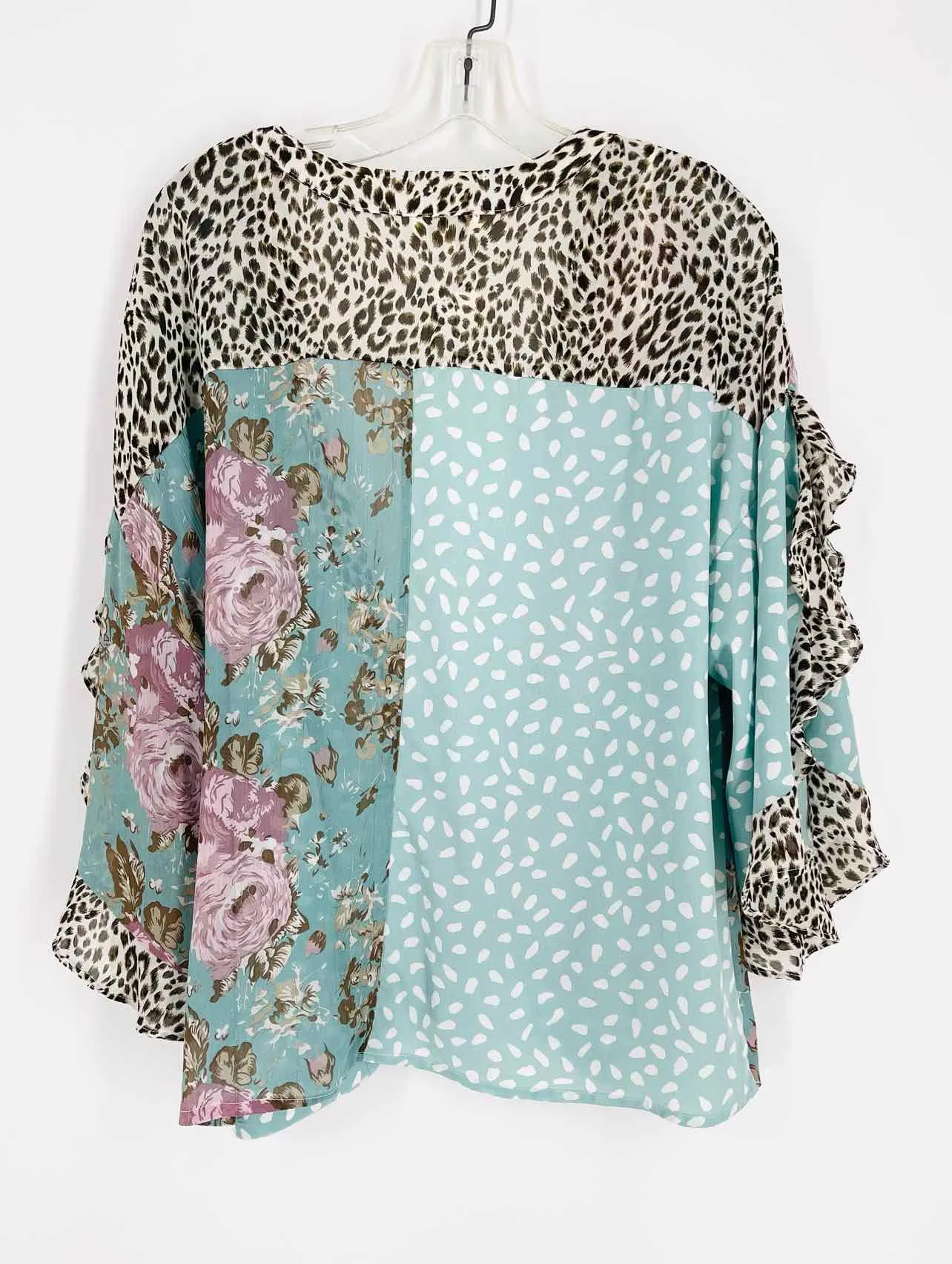 Umgee Size L Beige/Blue Animal Print Floral Tops Top-Long Sleeve